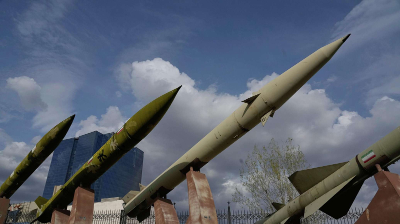 Иран "дожимает": США обратились за помощью к миру